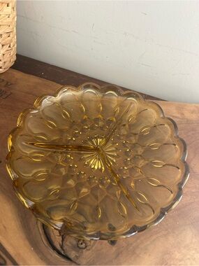 Anchor Hocking Fairfield Round Scalloped divided relish dish Tray Amber
